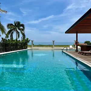 Piscina Y Mar En Pozos Colorados , Santa Marta (Magdalena) Colombia